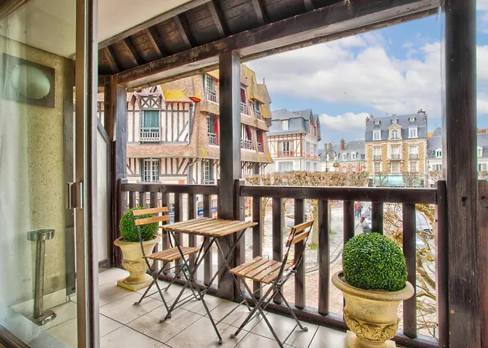 Le Morny Palace - Hyper Centre Apartment